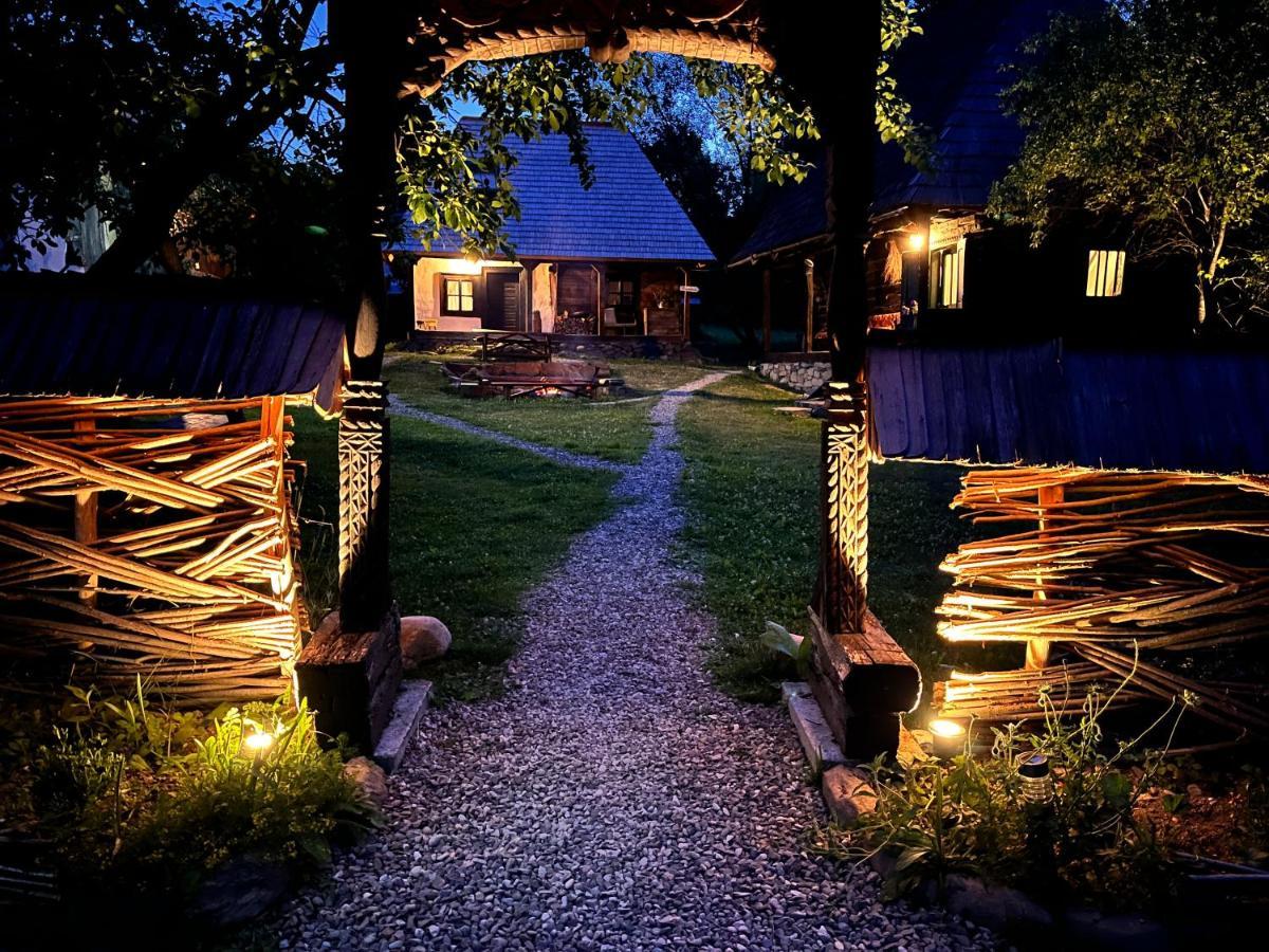 Village Hotel Maramures Breb Exteriör bild
