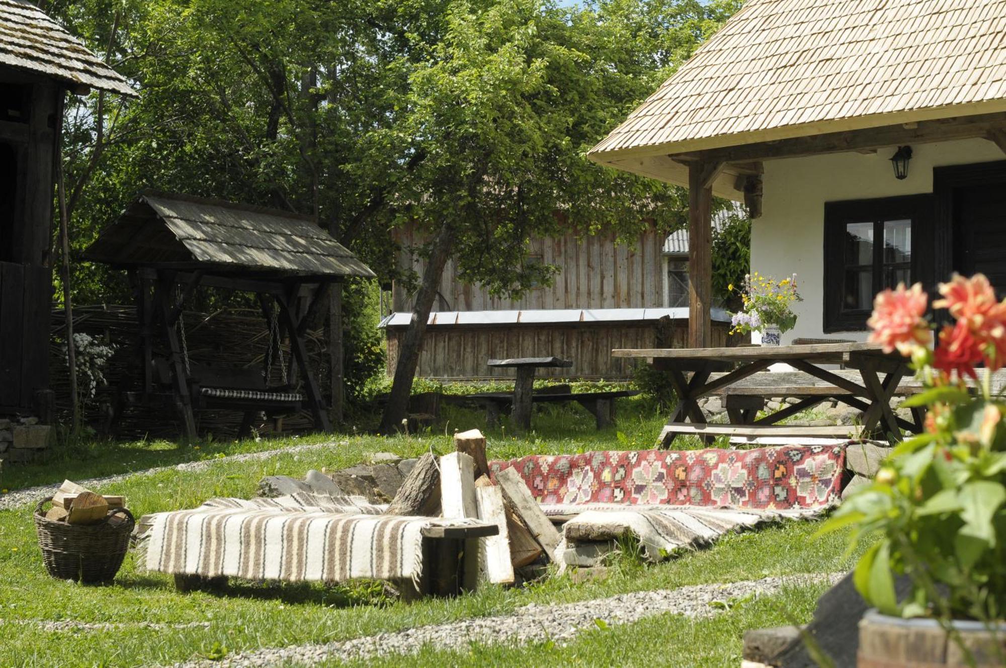 Village Hotel Maramures Breb Exteriör bild