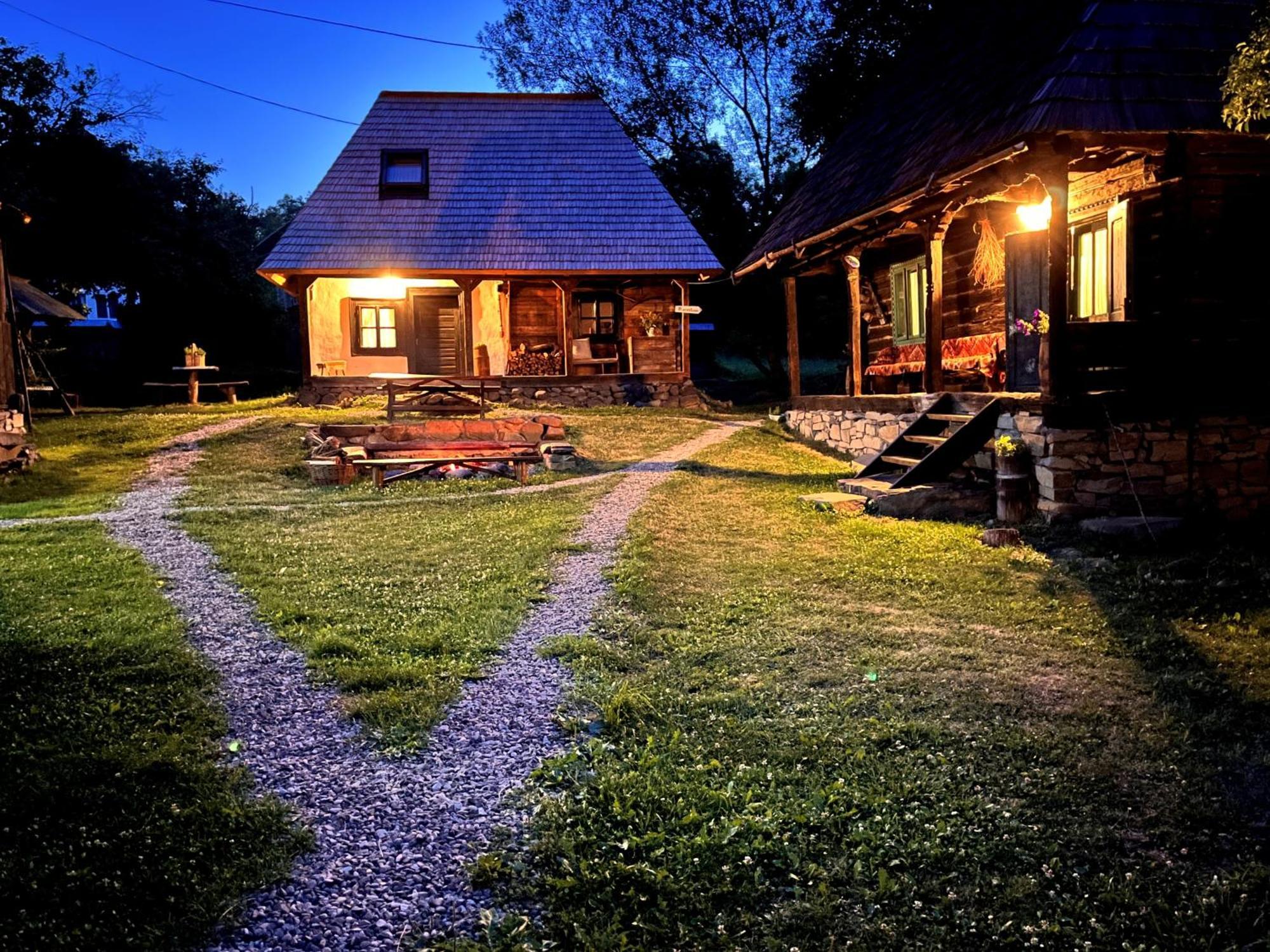 Village Hotel Maramures Breb Exteriör bild